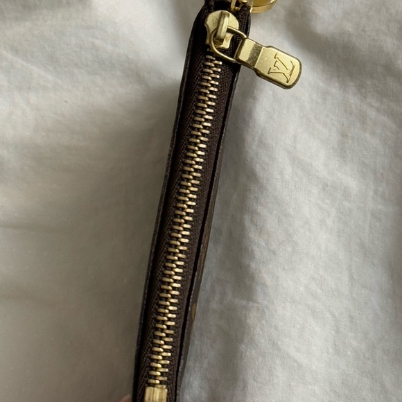 Louis Vuitton Brown Monogram Key Pouch - Picture 4 of 10